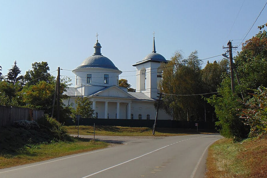 У Безуглівці громада ПЦУ не може потрапити до храму через старого настоятеля