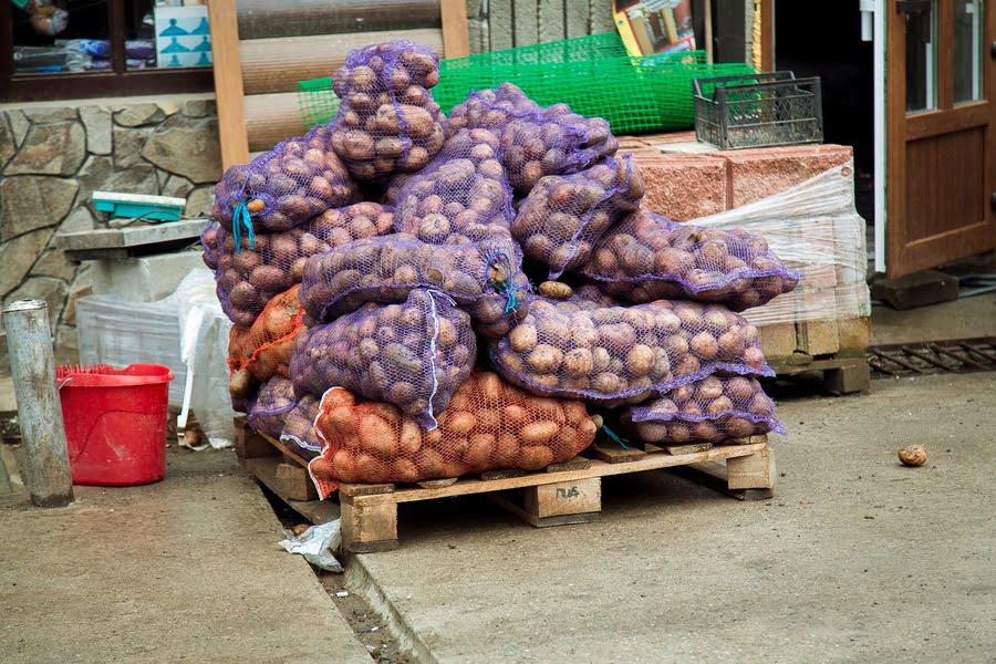 Ціни на картоплю зросли майже втричі