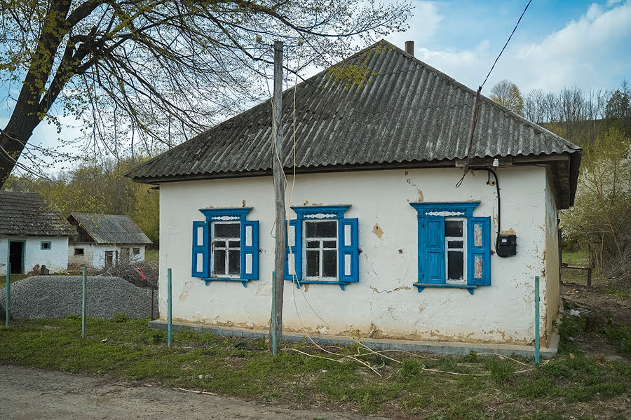 Громади отримуватимуть субвенції на викуп сільських будинків для ВПО