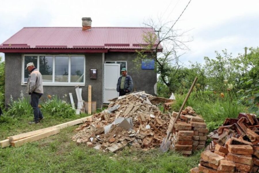 У селі Середній Бабин відновили ремонт фельдшерсько-акушерського пункту 