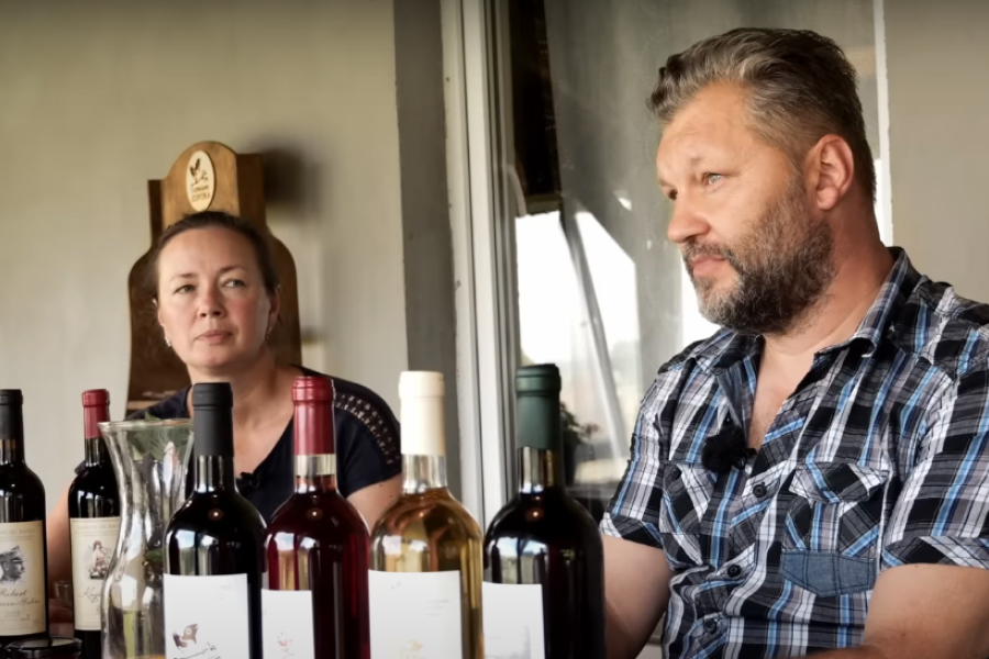 На Львівщині подружжя виготовляє крафтові напої з ягід