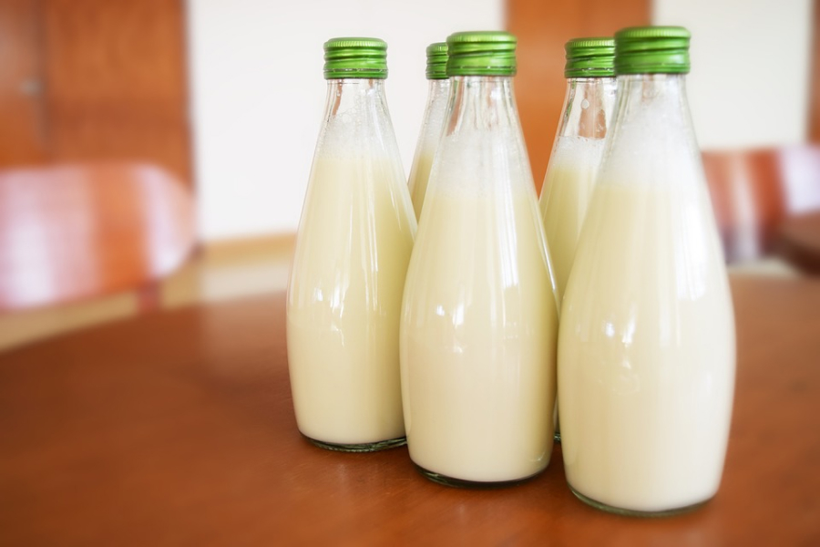 Сімейні молочні ферми передали захисникам України 19 тис літрів молока