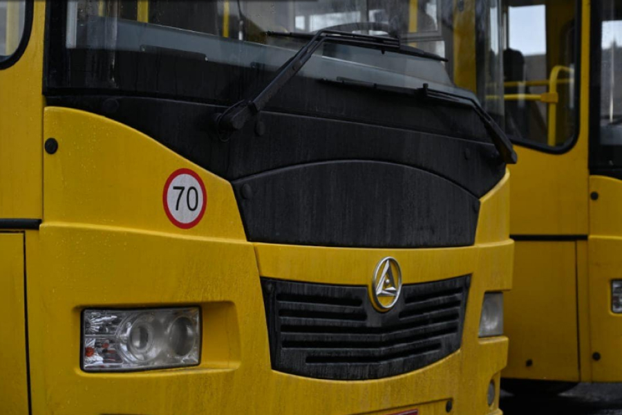 На Закарпатті громади отримали нові шкільні автобуси 