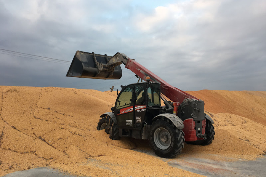 На Сумщині 52 господарства стали власниками рукавів для зерна від ООН