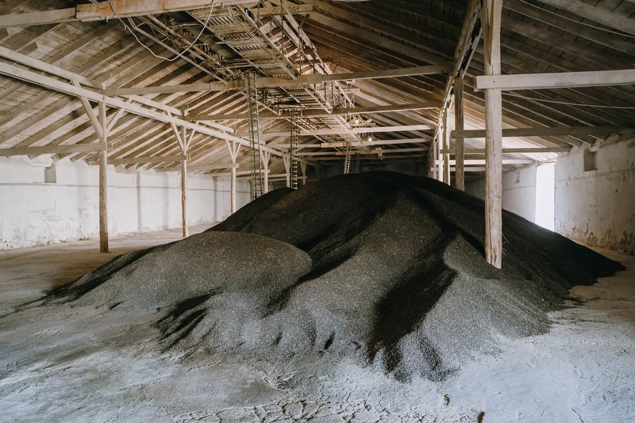 Соняшник на складі