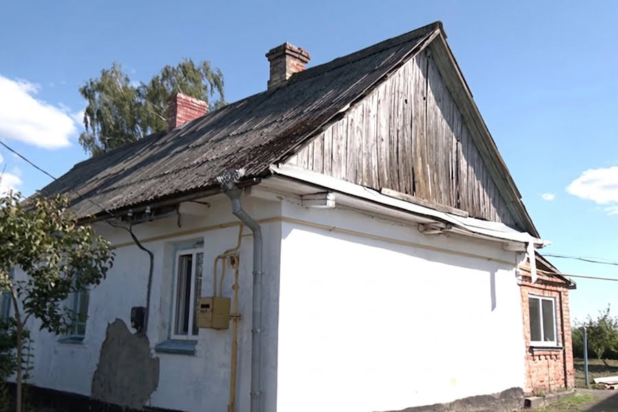 Столітня хата