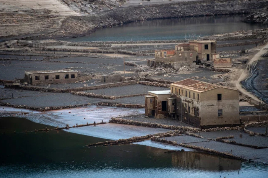 В Іспанії спливло давнє затоплене село