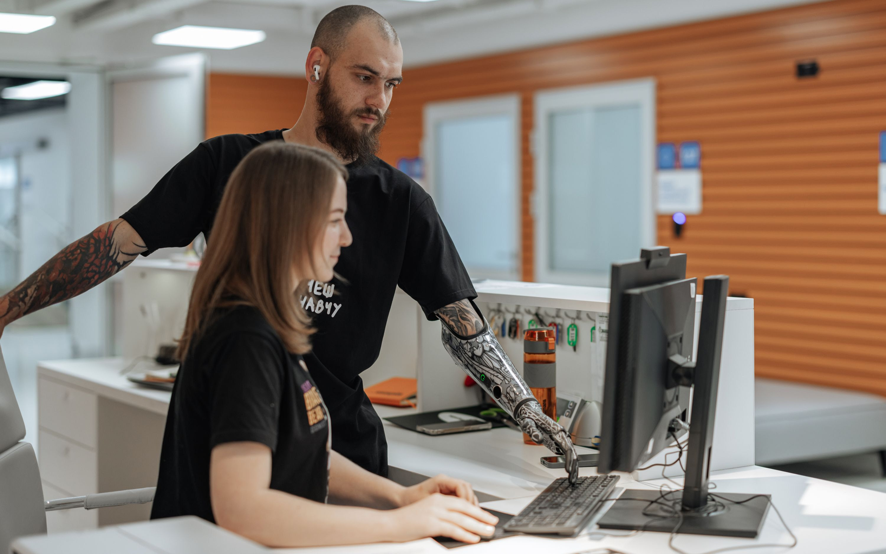 Чи скасовують пенсію через офіційну роботу: експерти Superhumans Center надали роз'яснення для ветеранів та цивільних пенсіонерів