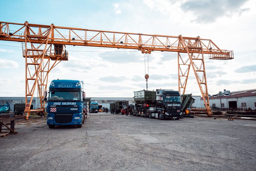 Навантажувальний майданчик на заводі