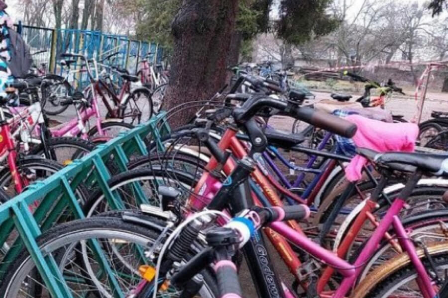 На Черкащині сільська школа їздить на велосипедах
