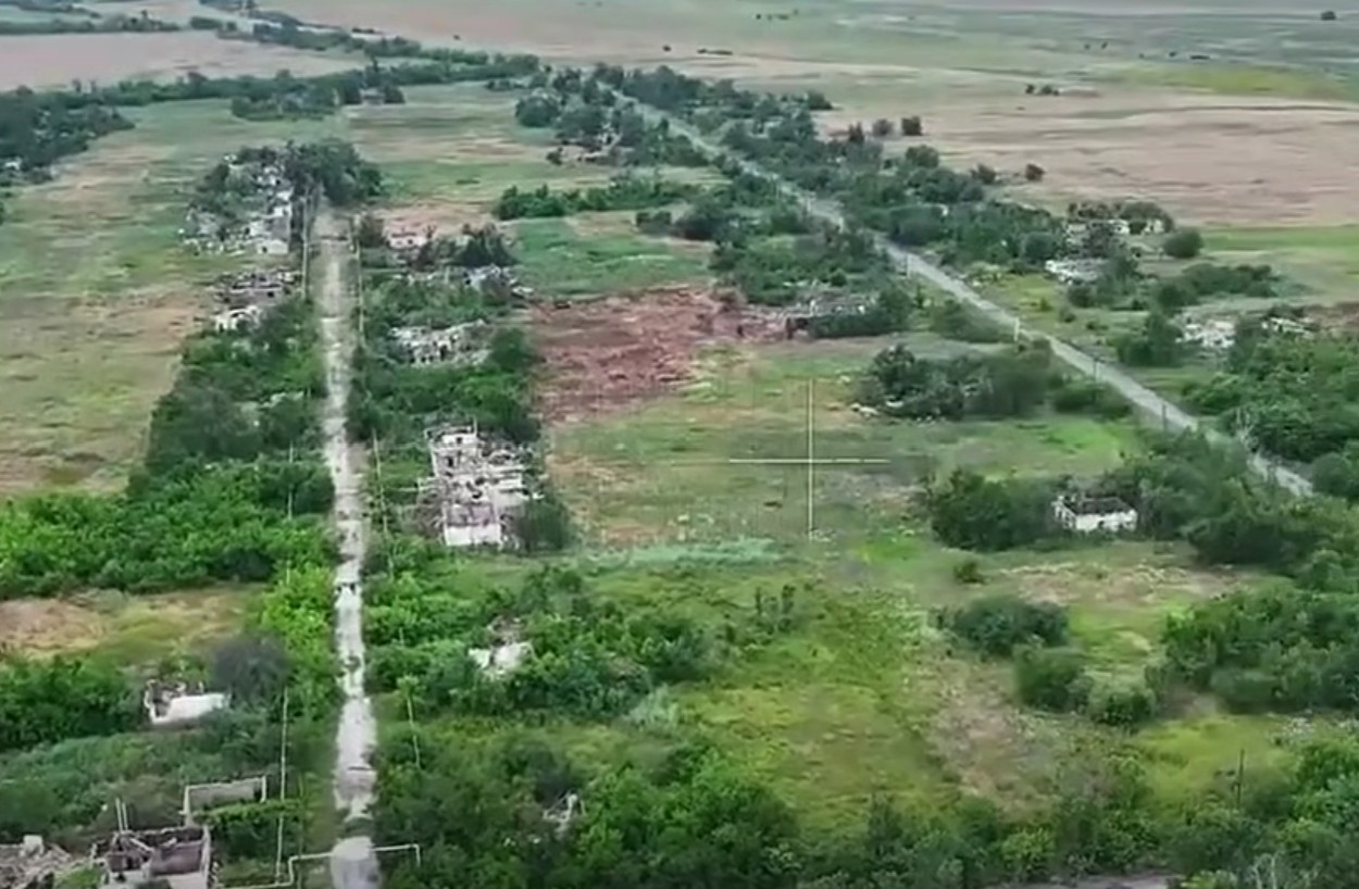 Українські морпіхи та десантники повністю звільнили від російських окупантів село Новохатське на Донеччині