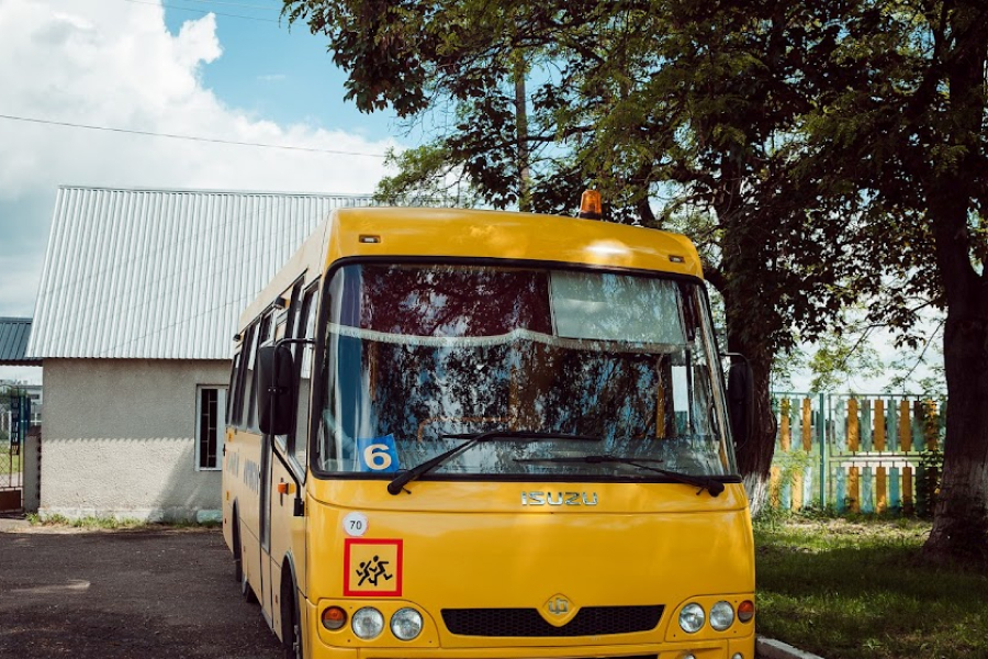 На Черкащині сільські школи отримали автобус майже за 2 млн грн