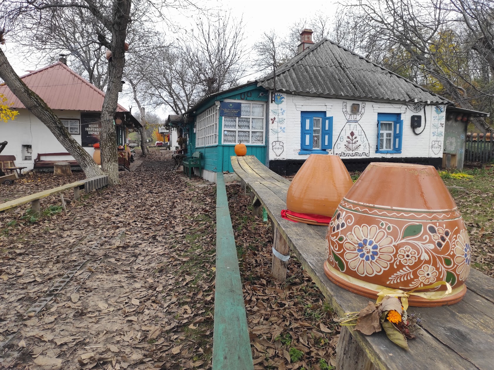 Лялина світлиця в Опішні: як сільська жінка Олена Щербань поєднує науку, любов до традицій і родину