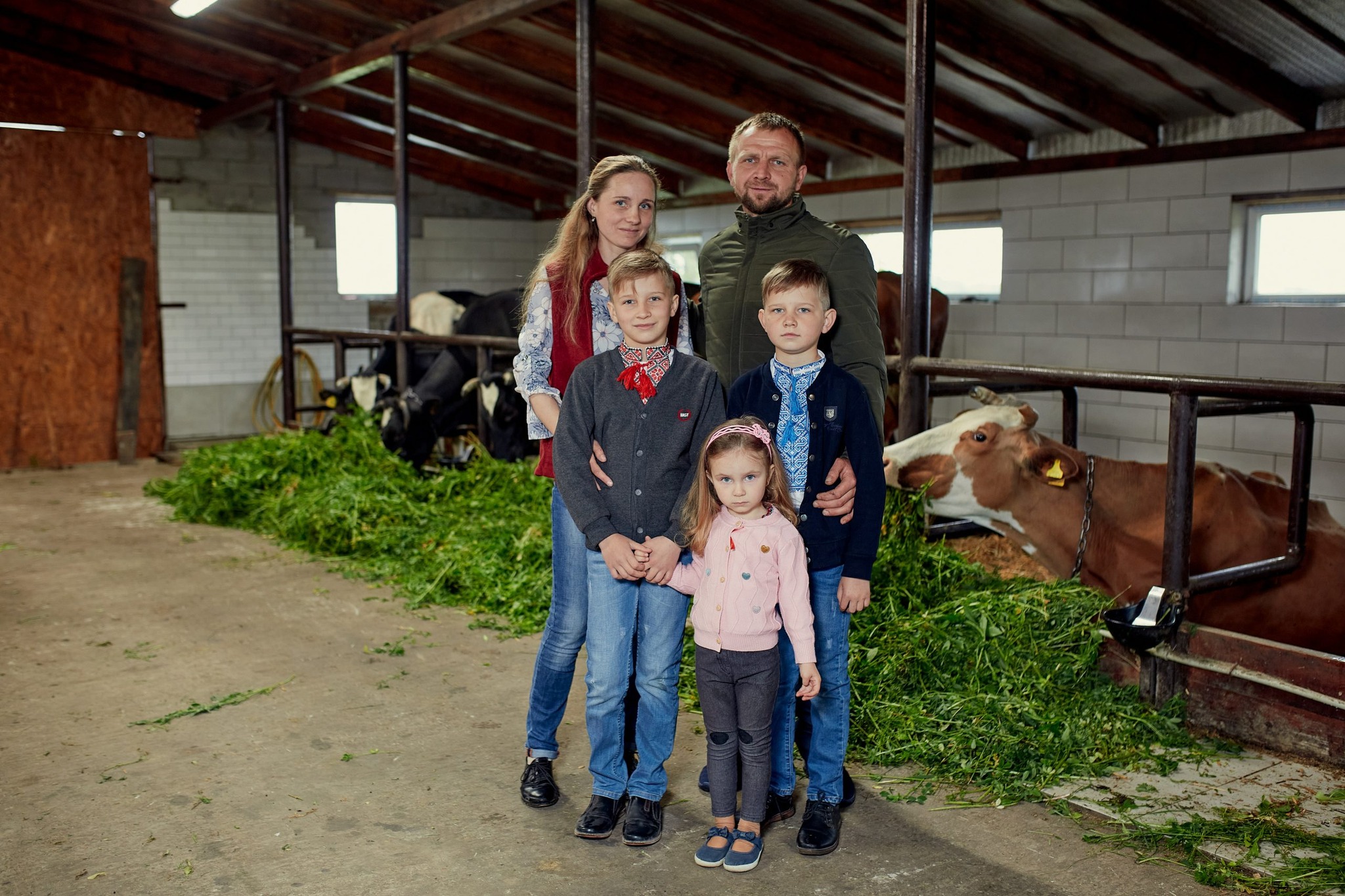 Родина на молочній фермі