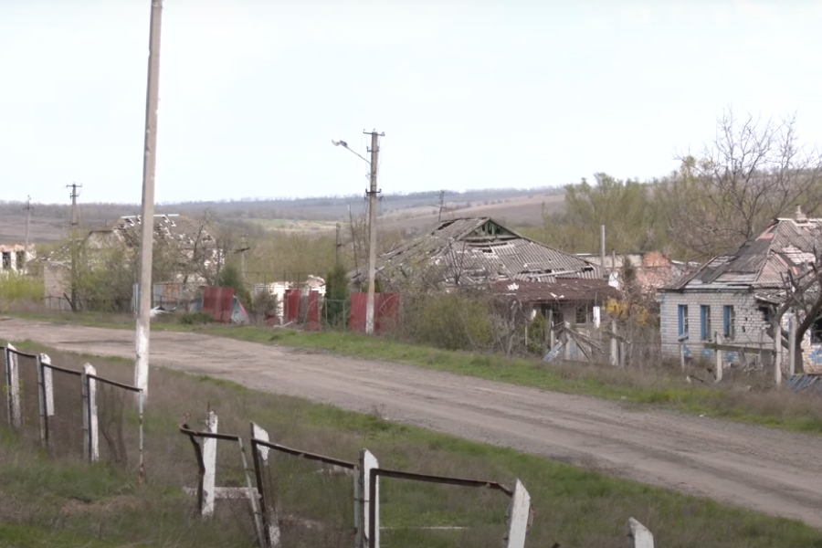 На Харківщині до знищеного села повертаються люди