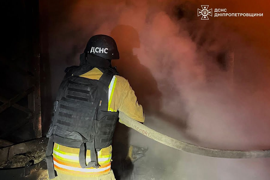 Російський обстріл знищив ферму з худобою на Дніпропетровщині