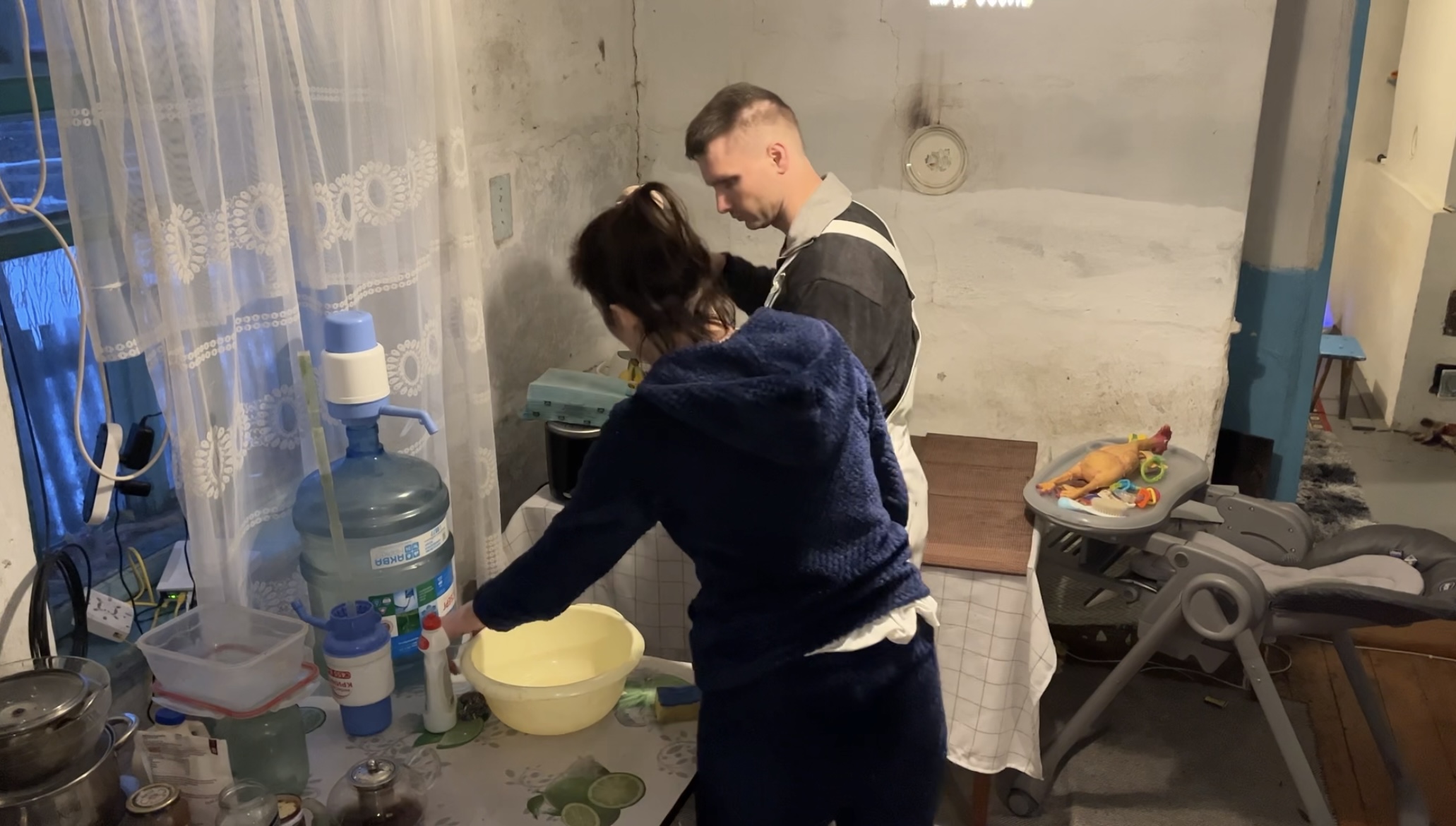 Родина Синько у власній хаті