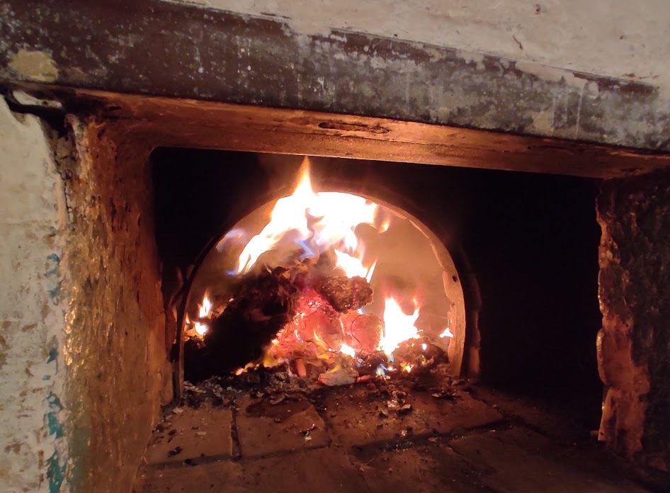 Піч у хаті, село в Чернігівській області