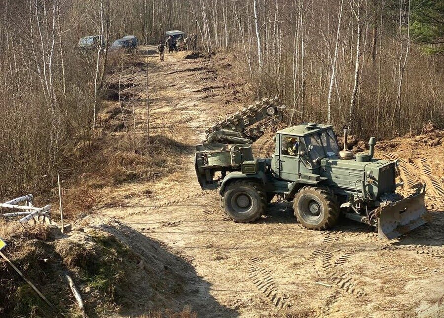 Спецтехніка для розмінування