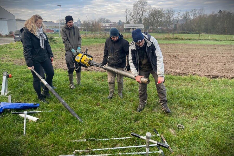 Проби землі