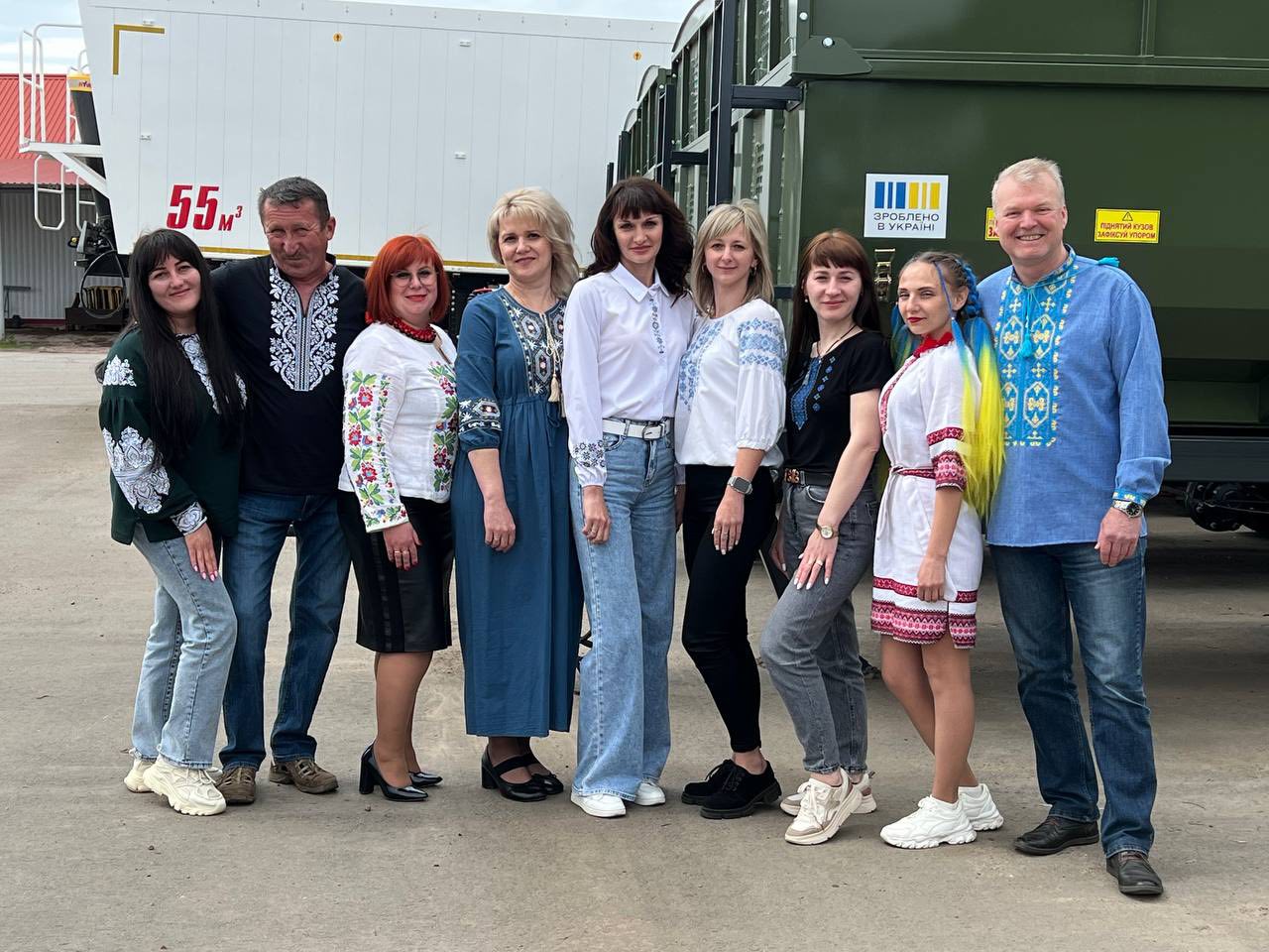 Співробітники та співробітниці Заводу Кобзаренка