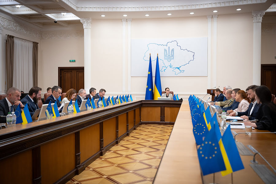 Уряд запускає масштабну підтримку прифронтових регіонів