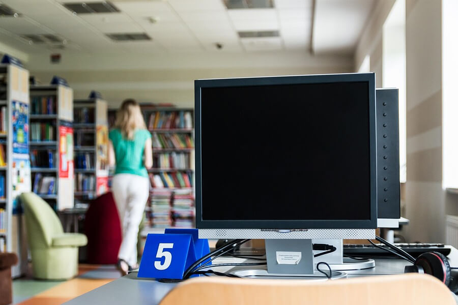 На Житомирщині сільські бібліотеки отримали комп'ютери